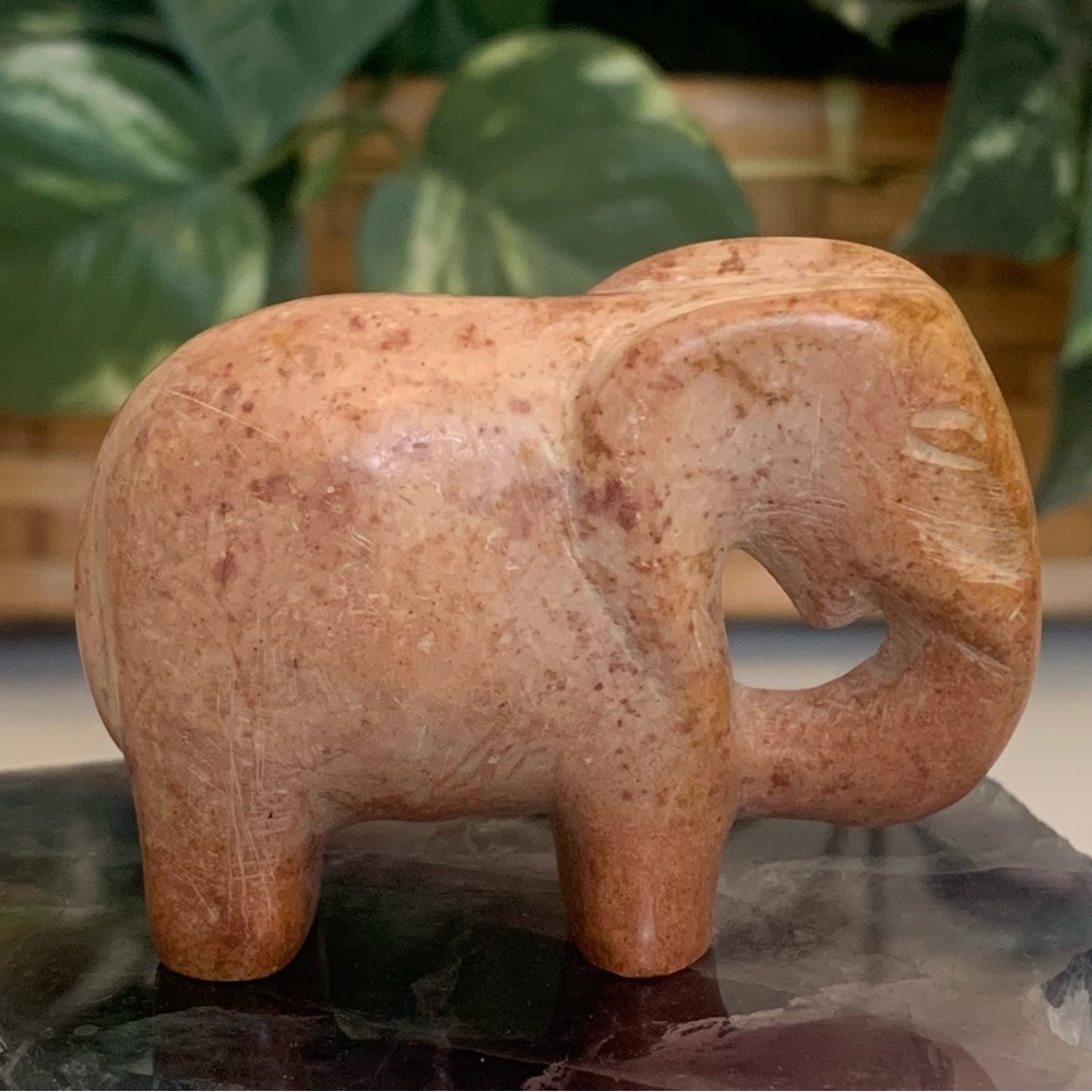 Kisii Soapstone Hand Carved Elephant Figurine Carving Zoo Safari Animal Pet 2.3"